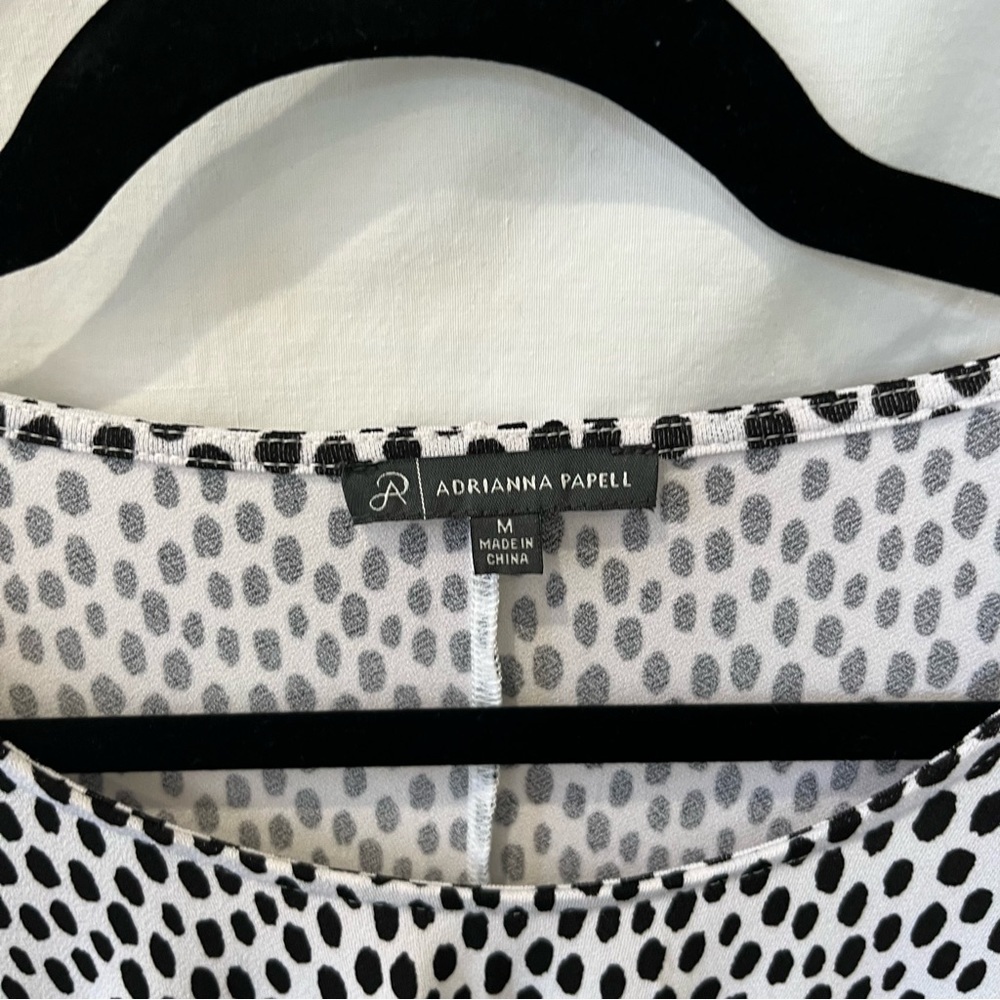 Adrianna Papell Size M Dotted Short Sleeve Shirt - Picture 3 of 9